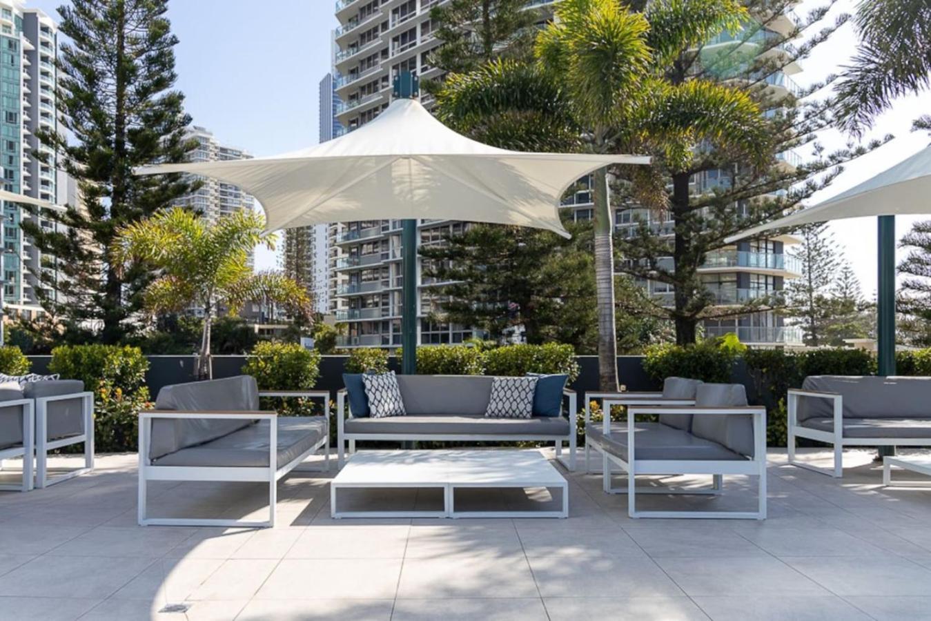 Skyline On - Stunning Views -38th Floor Apartment
