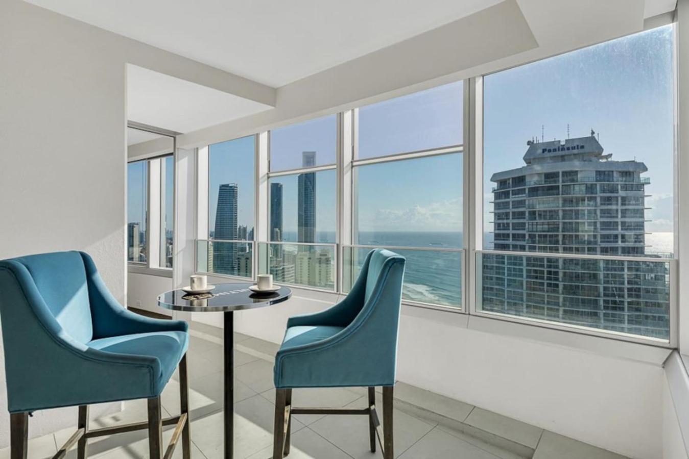 Skyline On - Stunning Views -38th Floor Apartment