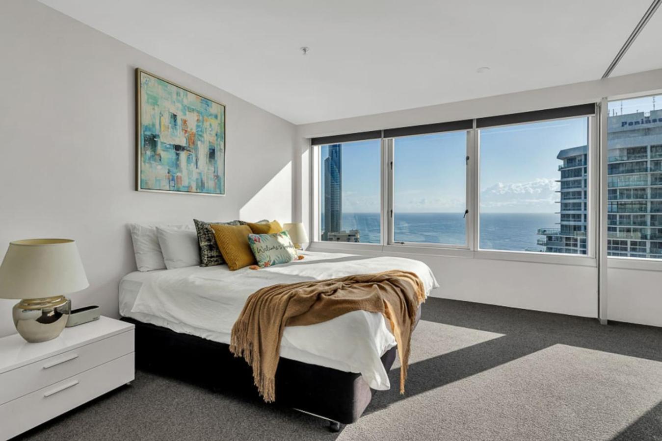 Apartment Skyline On - Stunning Views -38th Floor *